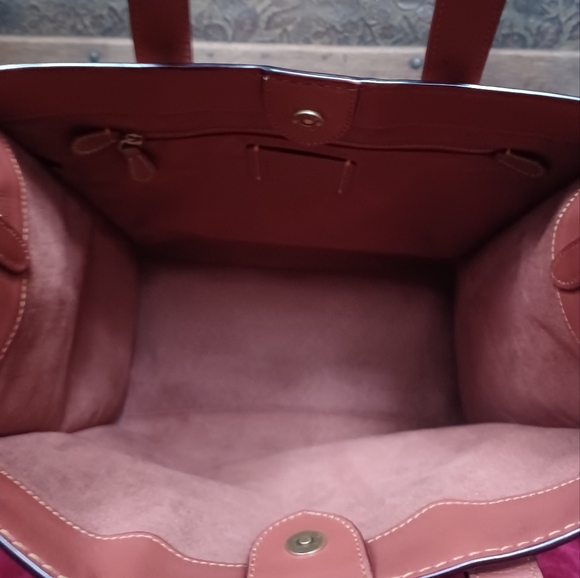 EUC, Coach Field Tote - Picture 12 of 13